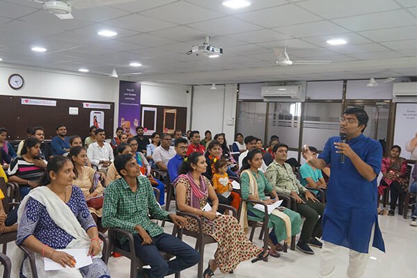 parenting veda mobile application best parenting app online course in gujarati and hindi daily parenting activity parenting webinar seminar workshop kit personal counseling child brain development child behavioral issue jitendra timbadiya - be the trainer