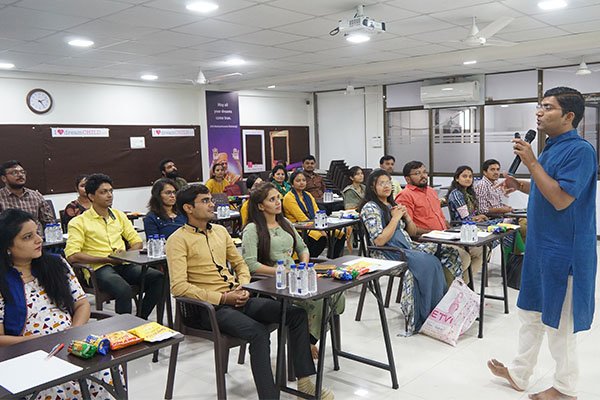 parenting veda mobile application best parenting app online course in gujarati and hindi daily parenting activity parenting webinar seminar workshop kit personal counseling child brain development child behavioral issue jitendra timbadiya - be the trainer