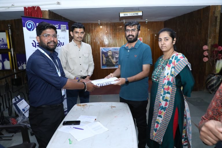 parenting veda mobile application best parenting app online course in gujarati and hindi daily parenting activity parenting webinar seminar workshop kit personal counseling child brain development child behavioral issue jitendra timbadiya - seminar photo gallery