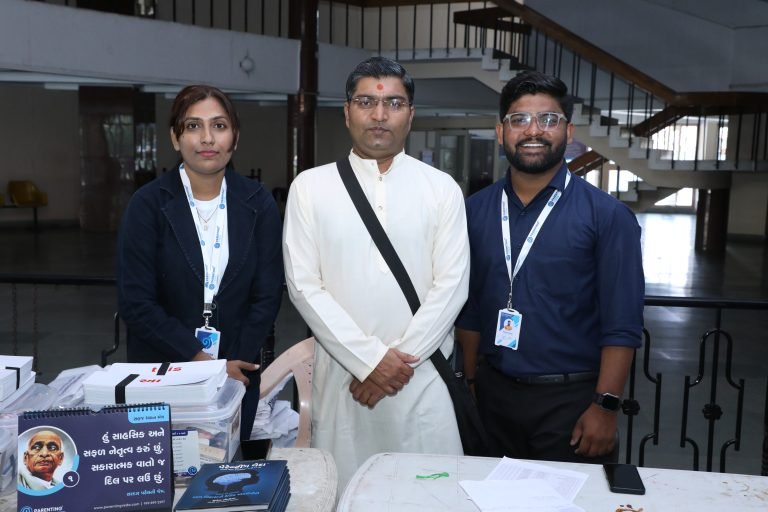 parenting veda mobile application best parenting app online course in gujarati and hindi daily parenting activity parenting webinar seminar workshop kit personal counseling child brain development child behavioral issue jitendra timbadiya - seminar photo gallery