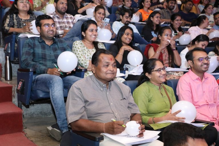 parenting veda mobile application best parenting app online course in gujarati and hindi daily parenting activity parenting webinar seminar workshop kit personal counseling child brain development child behavioral issue jitendra timbadiya - seminar photo gallery