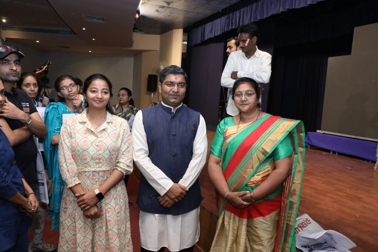 parenting veda mobile application best parenting app online course in gujarati and hindi daily parenting activity parenting webinar seminar workshop kit personal counseling child brain development child behavioral issue jitendra timbadiya - seminar photo gallery